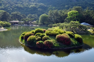 【特別名勝　栗林公園】137種3750株の花菖蒲を愛でる「花しょうぶまつり」開催！　※6月4日・5日
