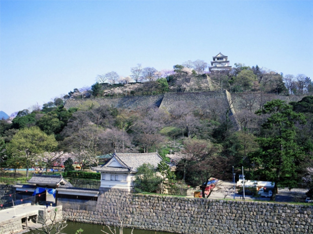 石垣の高さ日本一を誇る【丸亀城】