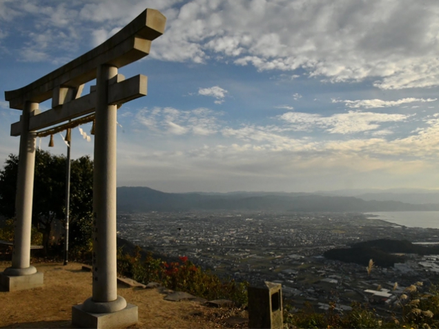 卒業旅行におすすめスポット　【天空の鳥居】　高屋神社