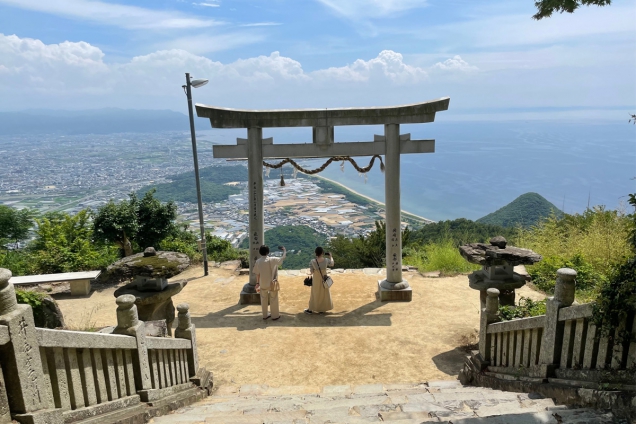 【天空の鳥居（高屋神社）】御本宮参拝は土・日・祝日のみ運行シャトルバス利用が便利♪