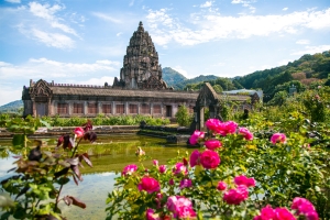 🌹秋の絶景バラ旅♪レオマリゾート「秋の大バラまつり」開催中！